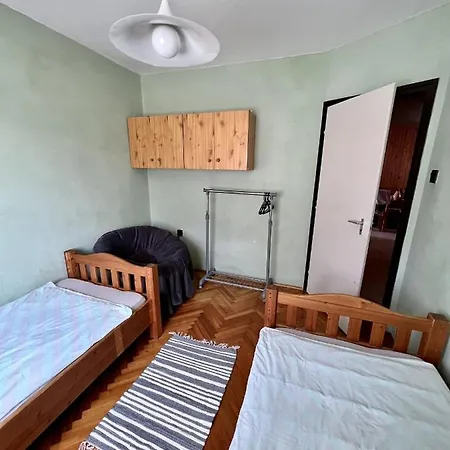 Laura Apartmán *